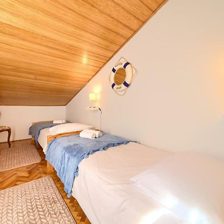 Apartment Galerija By El-Pi Tours Нивице Экстерьер фото