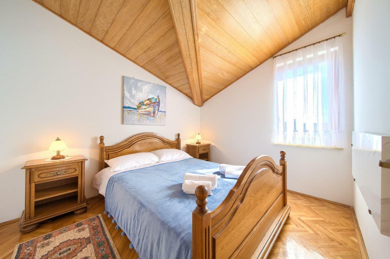 Apartment Galerija By El-Pi Tours Нивице Экстерьер фото